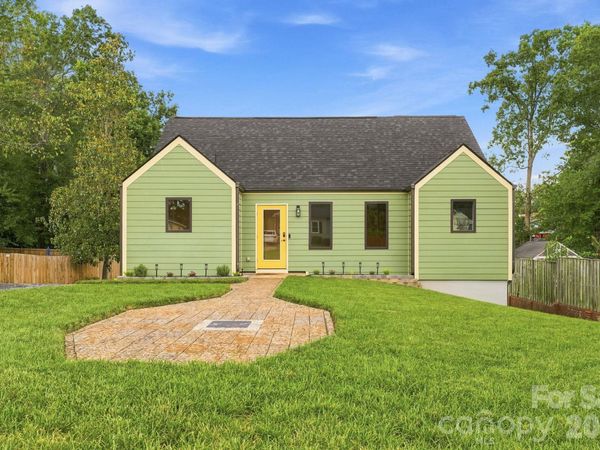 108 W Lee Avenue, Bessemer City, NC 28016