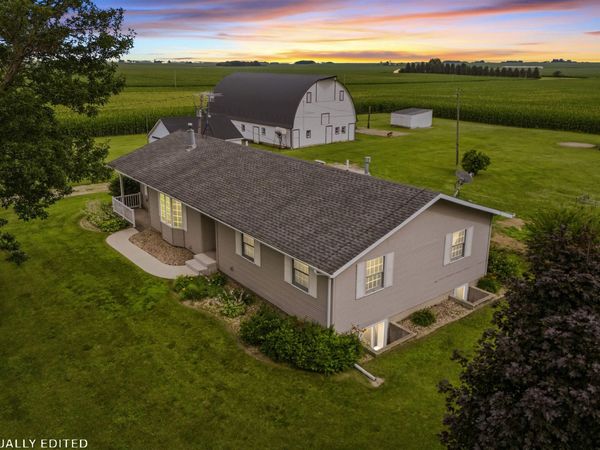 23902 130th Street, Parkersburg, IA 50665
