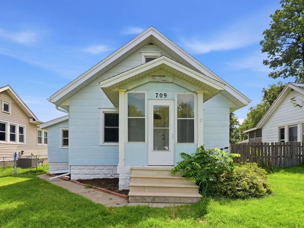 709 Magnolia Parkway, Waterloo, IA 50701