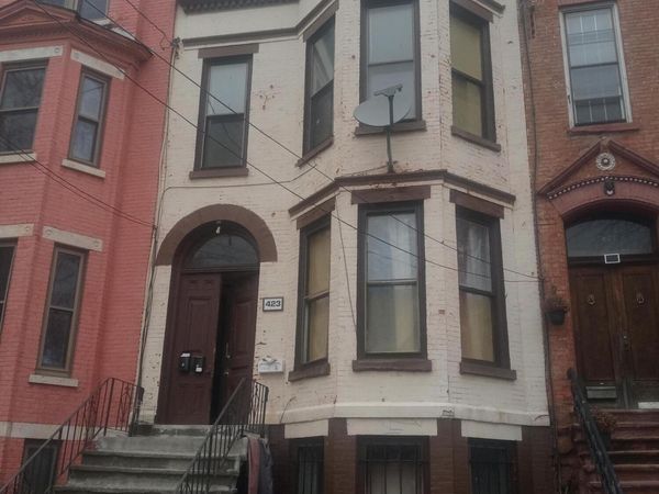 423 Clinton Avenue, Unit 1st Floor, Albany, NY 12206