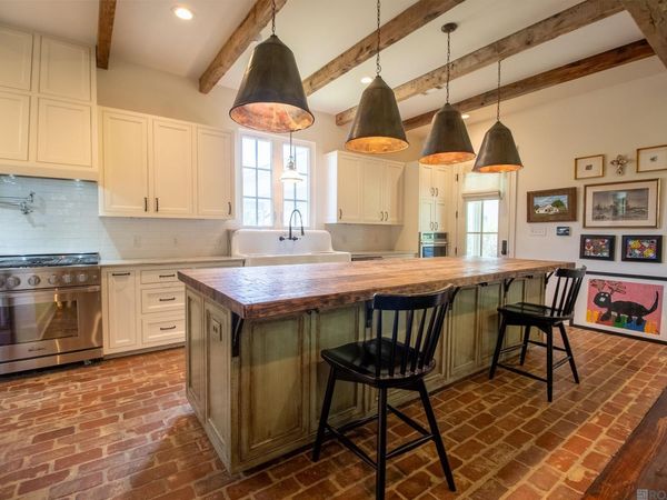 1063 River Road Drive, Sunshine, LA 70780