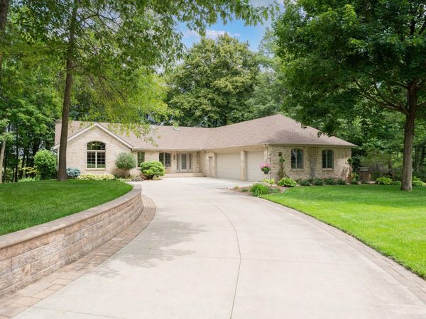1635 Chippewa Drive NW, Rochester, MN 55901