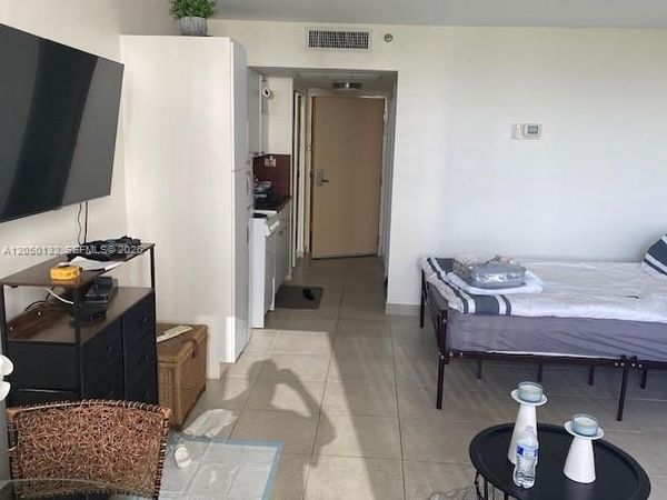 19201 E Collins Ave , Unit 442, Sunny Isles Beach, FL 33160