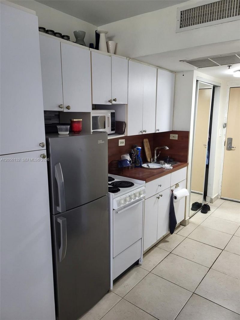 19201 E Collins Ave , Unit 442, Sunny Isles Beach, FL 33160 Photo