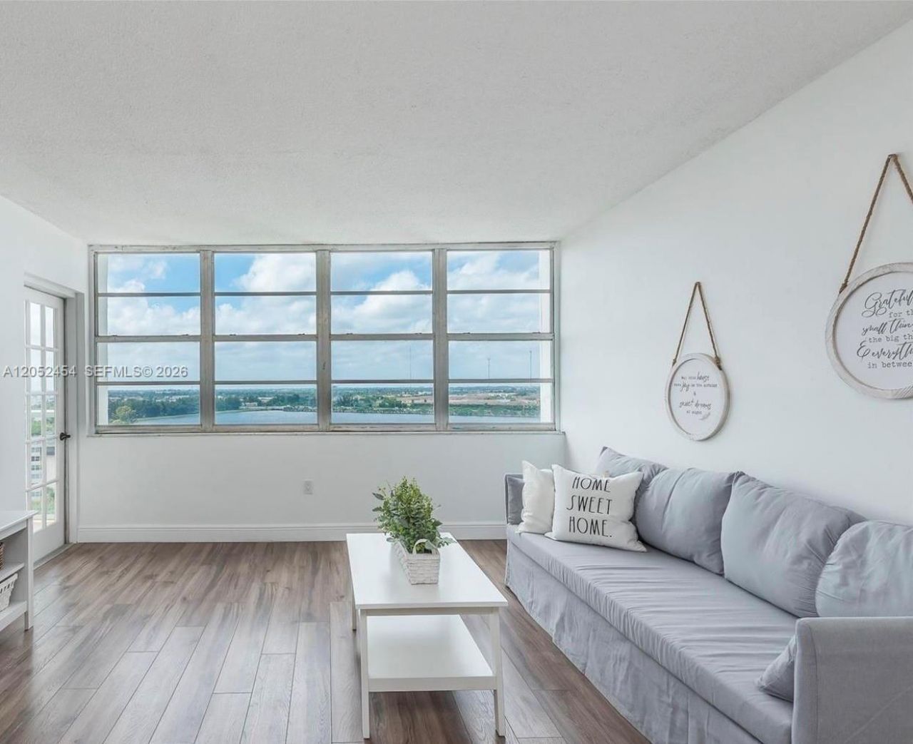 1301 NE Miami Gardens Dr , Unit 1522W, Miami, FL 33179 Photo