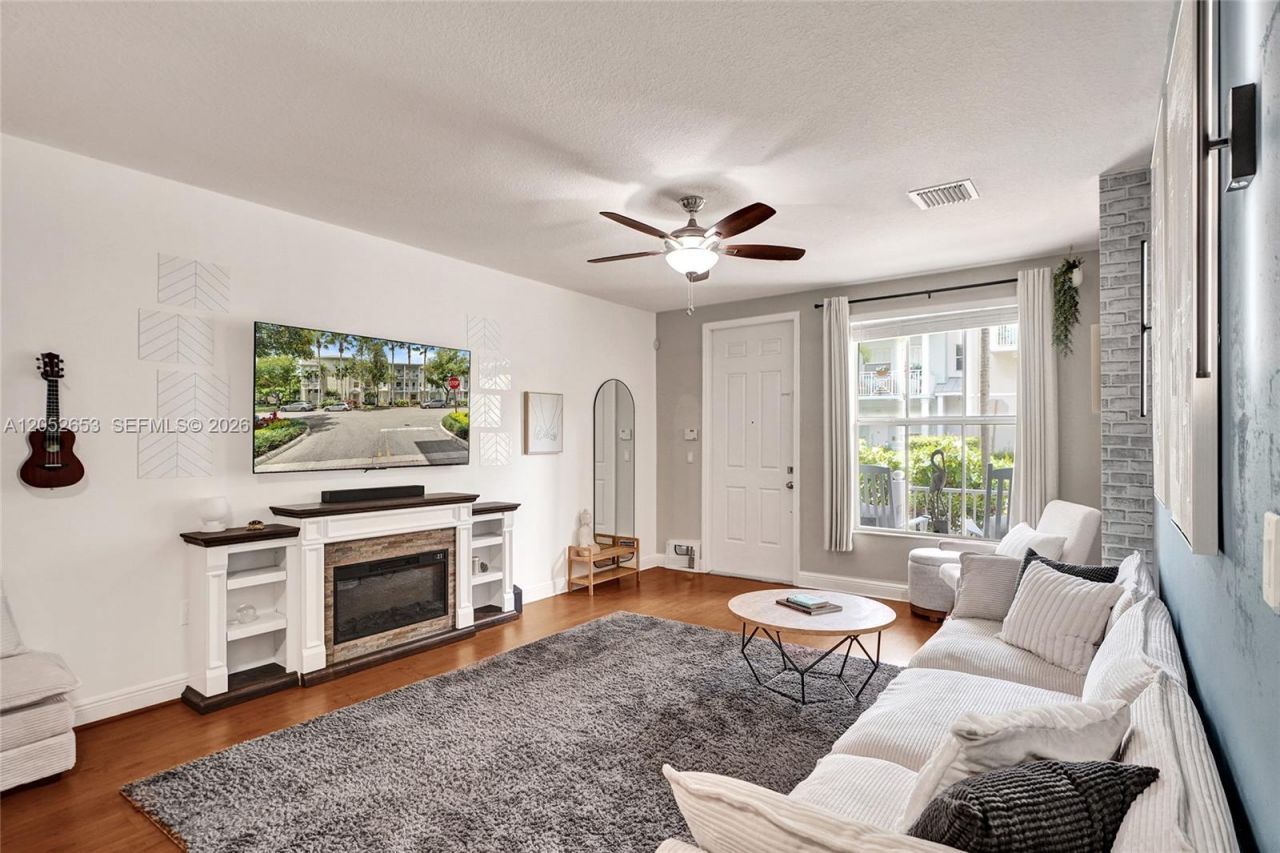 417 SW 13th Ter, Unit 417, Fort Lauderdale, FL 33312 Photo