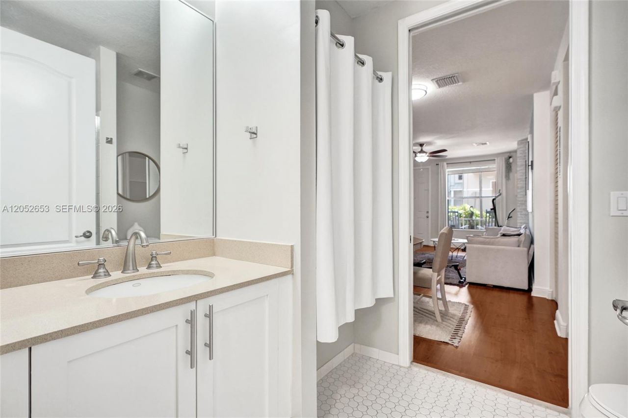417 SW 13th Ter, Unit 417, Fort Lauderdale, FL 33312 Photo