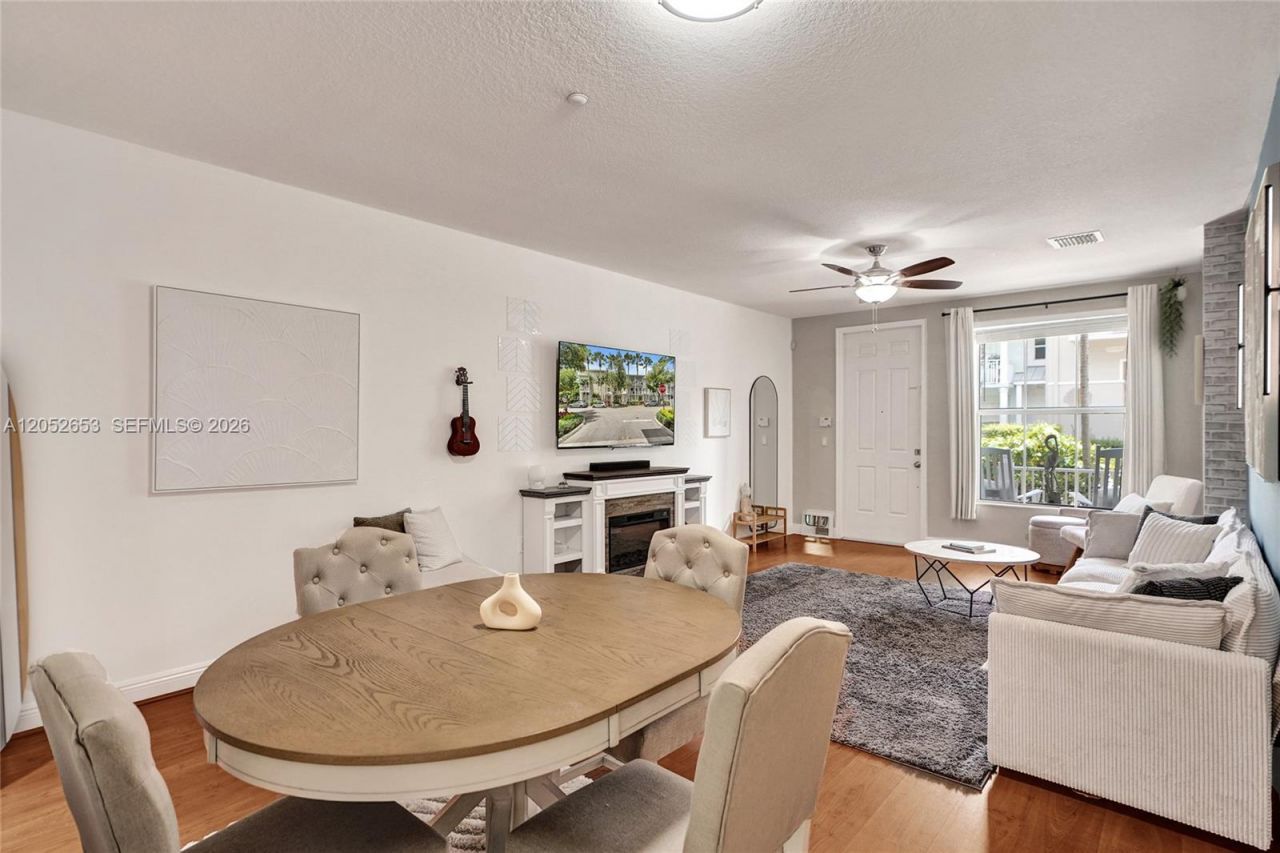 417 SW 13th Ter, Unit 417, Fort Lauderdale, FL 33312 Photo