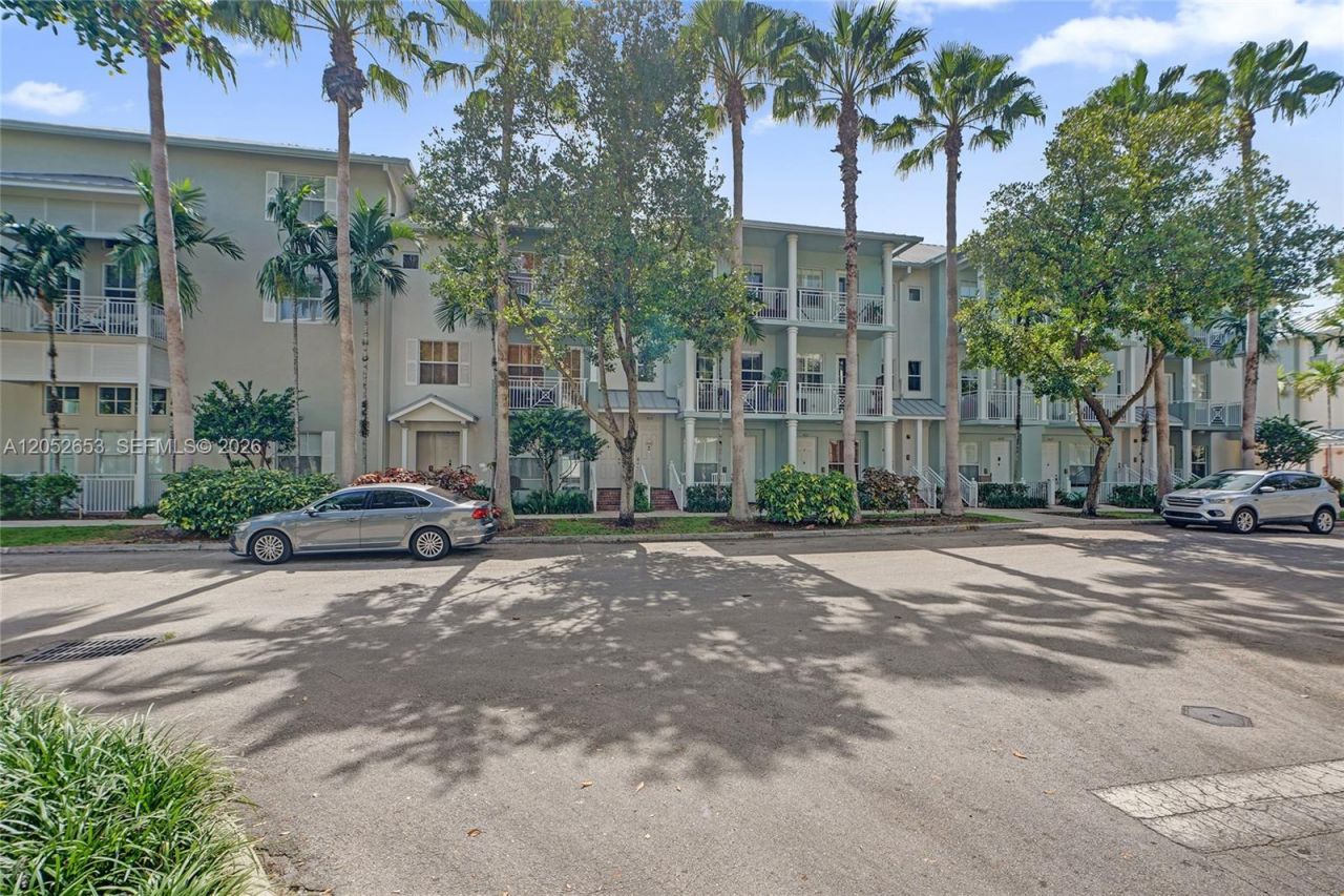 417 SW 13th Ter, Unit 417, Fort Lauderdale, FL 33312 Photo