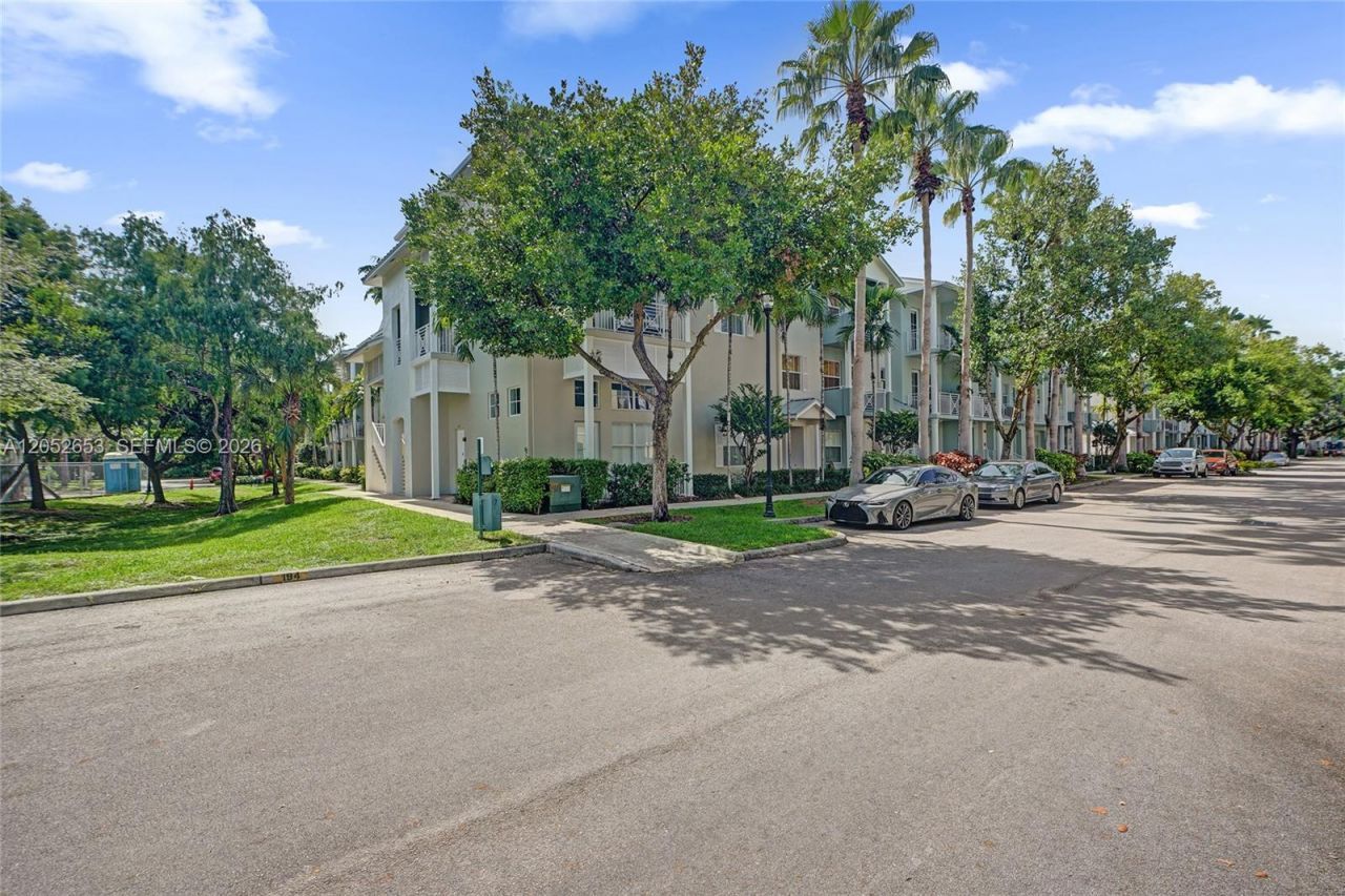 417 SW 13th Ter, Unit 417, Fort Lauderdale, FL 33312 Photo