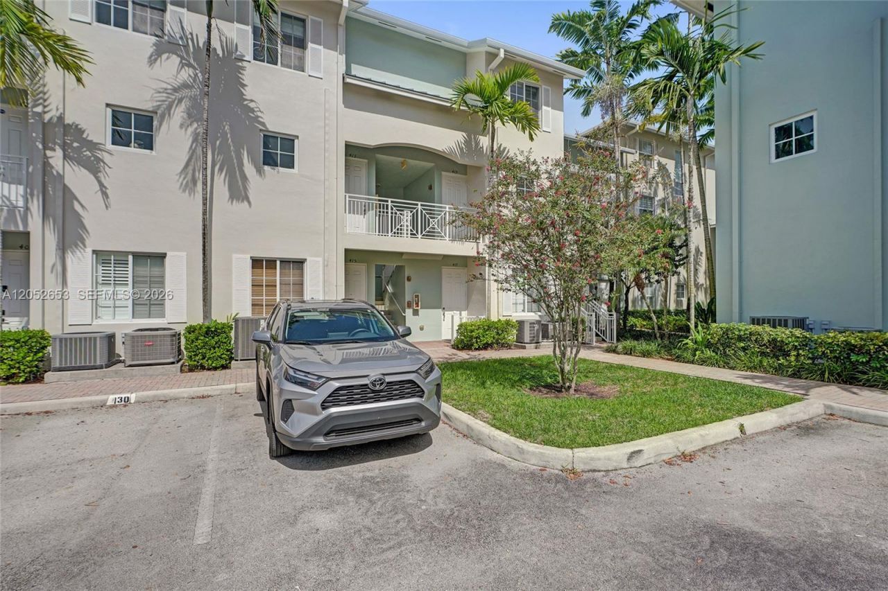 417 SW 13th Ter, Unit 417, Fort Lauderdale, FL 33312 Photo