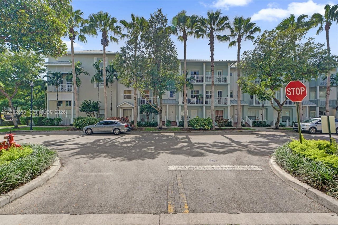 417 SW 13th Ter, Unit 417, Fort Lauderdale, FL 33312 Photo