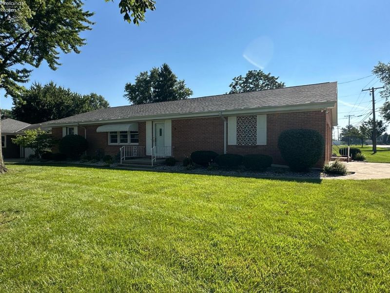 8 Lincoln Road, Tiffin, OH 44883 Photo 2