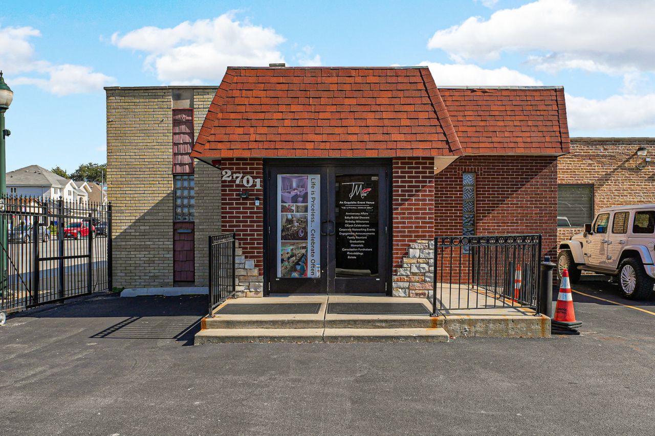 2701 W 87th Street , Evergreen Park, IL 60805