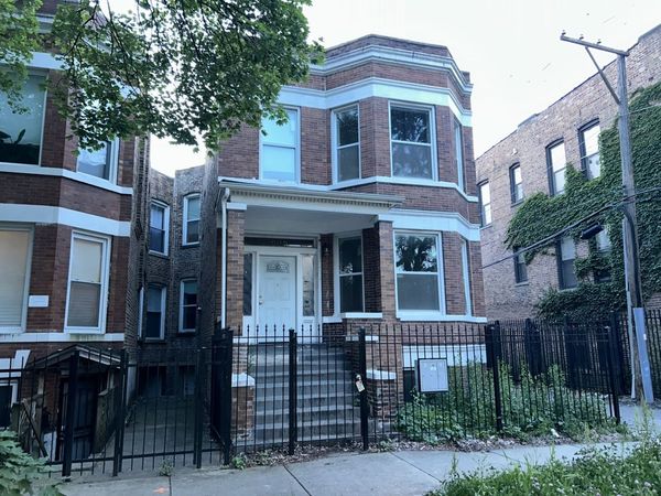 6018 S Eberhart Avenue , Chicago, IL 60637