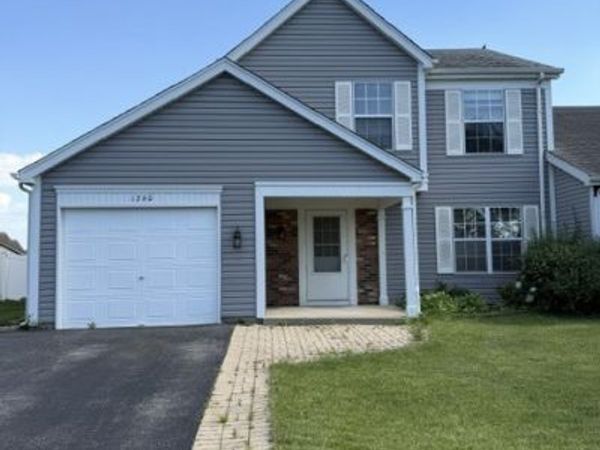 1260 Trinity Drive , Carol Stream, IL 60188