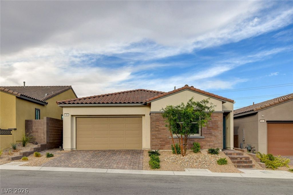 94 Nine Mile Creek Drive , Las Vegas, NV 89138