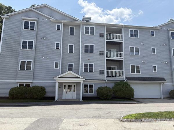 122 Coliseum Avenue, Unit 301, Nashua, NH 03063