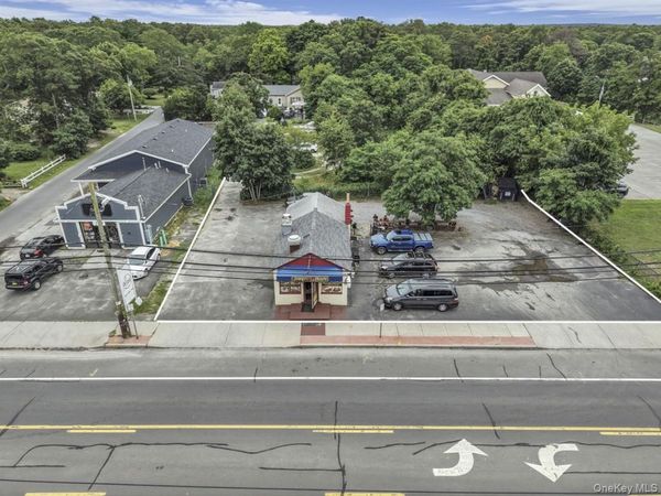 669 Flanders Road , Flanders, NY 11901