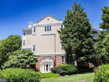 2204 WESTCOURT LANE, Unit 121, HERNDON, VA 20170