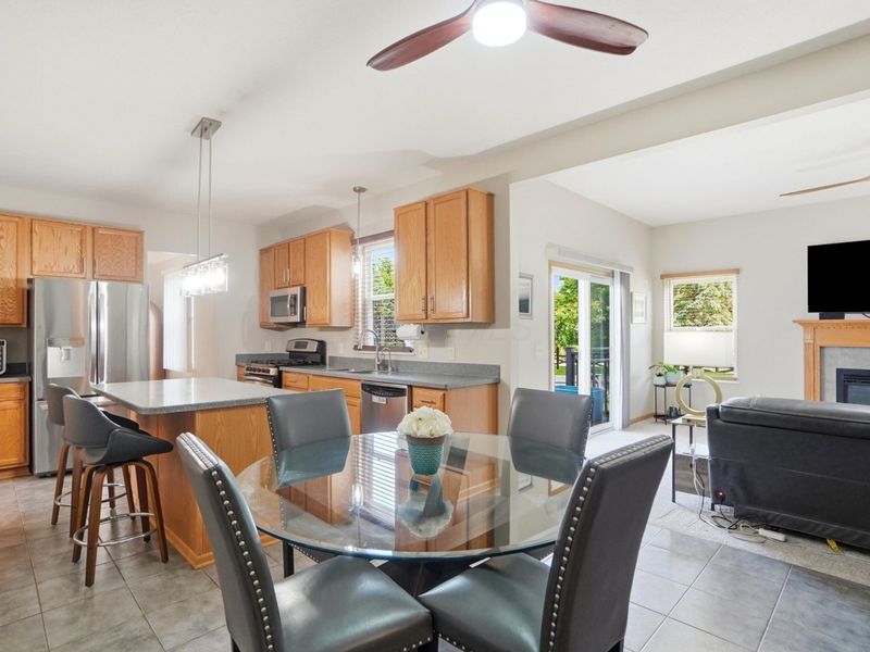 8662 Brenstuhl Park Drive , Blacklick, OH 43004 Photo 11