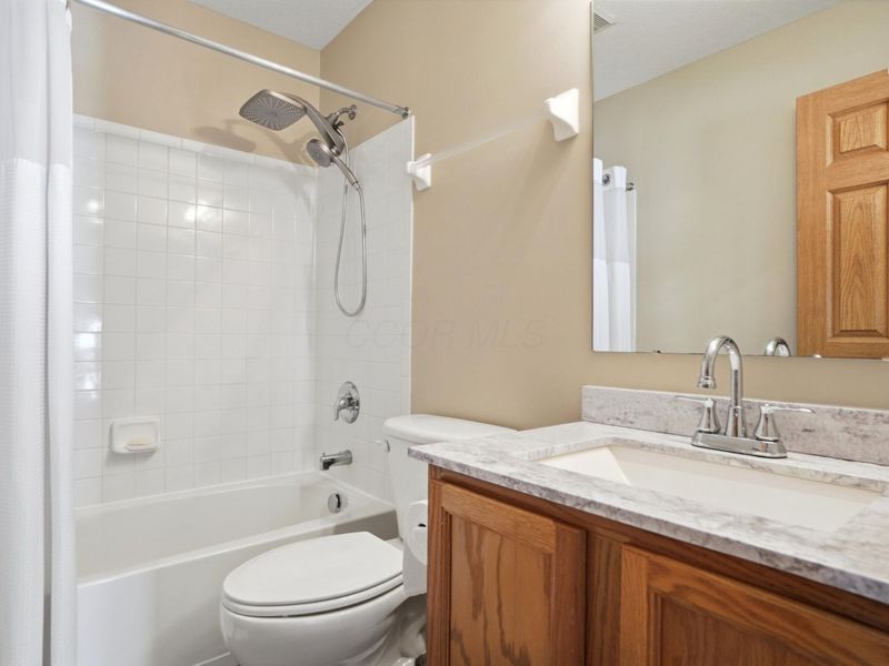 8662 Brenstuhl Park Drive , Blacklick, OH 43004 Photo 25