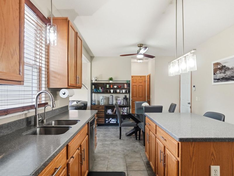 8662 Brenstuhl Park Drive , Blacklick, OH 43004 Photo 7