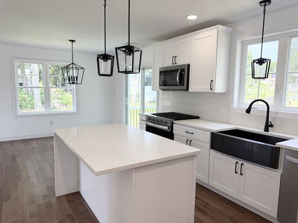 955 Crescent Street, New Bedford, MA 02745