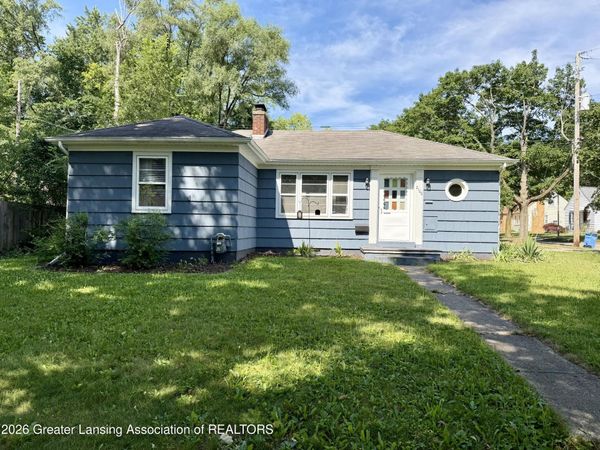 2100 Devonshire Avenue, Lansing, MI 48910