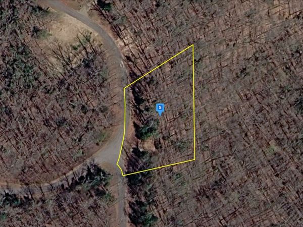 100 Wolf Pen Gap Rd, Hiawassee, GA 30546