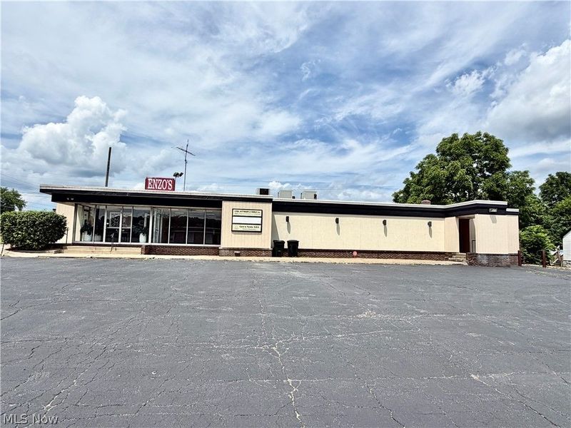 2900 Elm Road NE, Warren, OH 44483 Photo 2