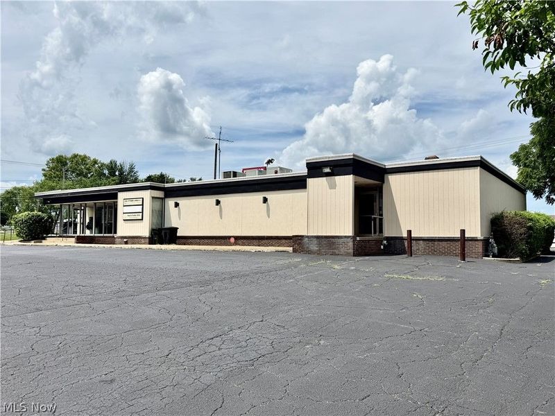 2900 Elm Road NE, Warren, OH 44483 Photo 4