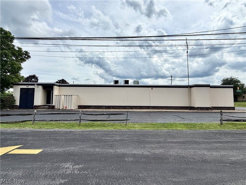 2900 Elm Road NE, Warren, OH 44483 Photo 6