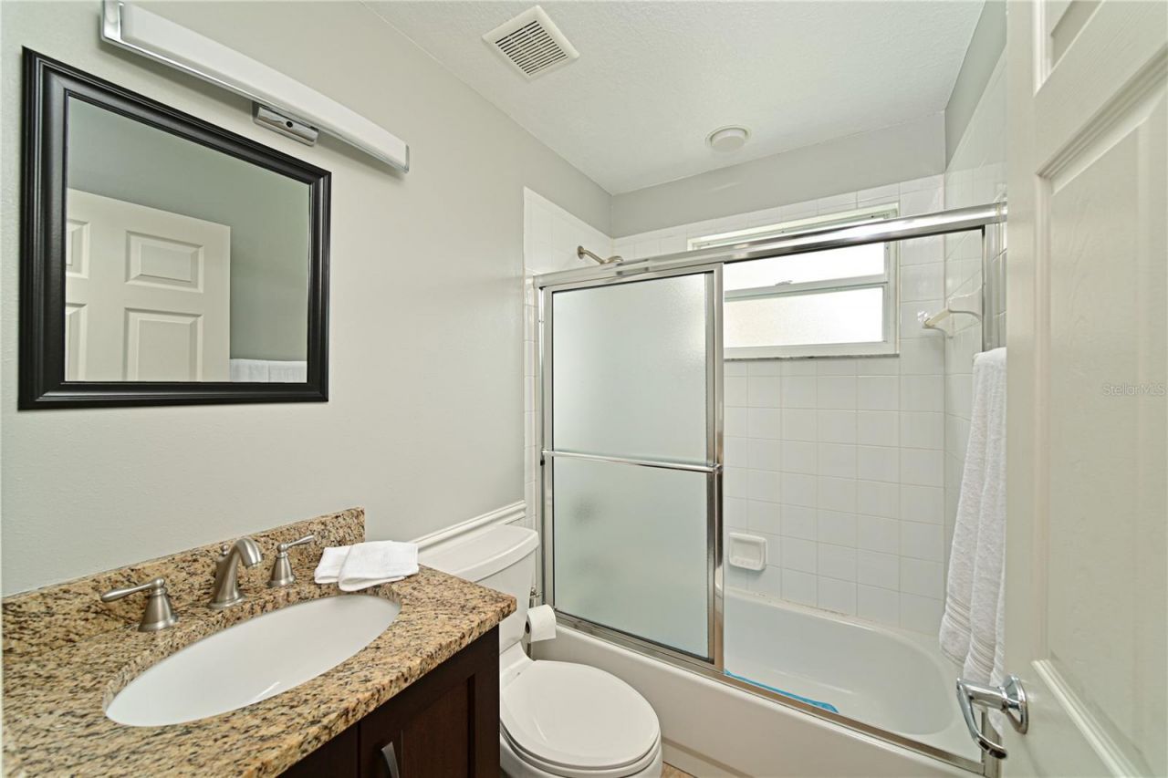 6589 Fairway Gardens Drive, Unit 202, Bradenton, FL 34203 Photo