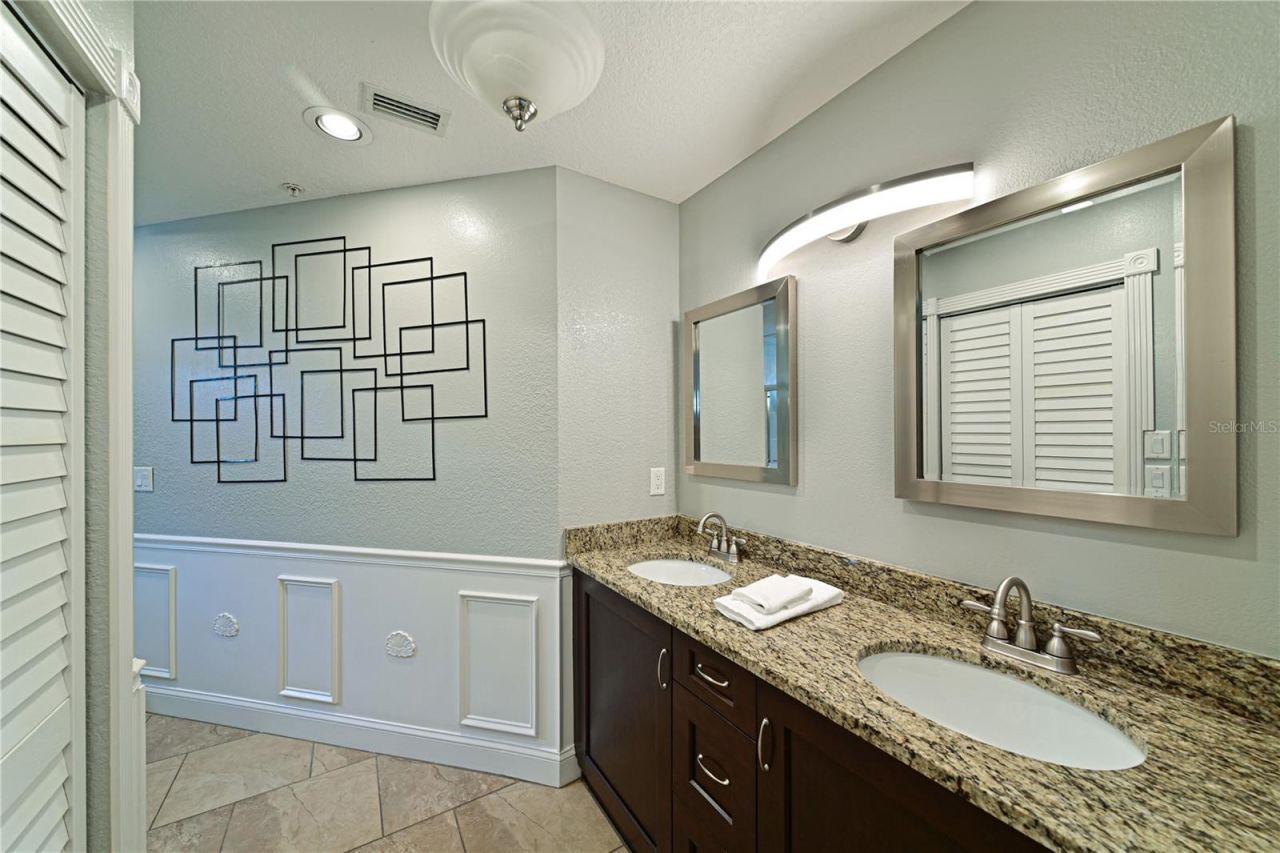 6589 Fairway Gardens Drive, Unit 202, Bradenton, FL 34203 Photo