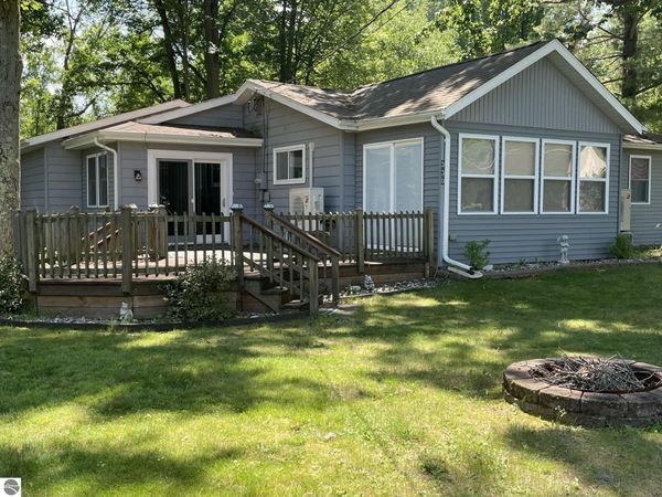 330 Henderson Lake Drive N, Lupton, MI 48635