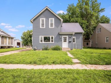 319 E 10th Street, Blue Earth, MN 56013