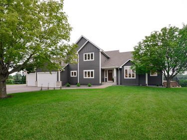 5721 94th Avenue N, Loretto, MN 55357