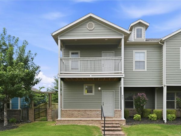 697 N Wordsworth Lane , Fayetteville, AR 72704
