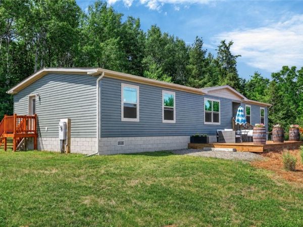 9286 Keuka Highland Dr, Hammondsport, NY 14840