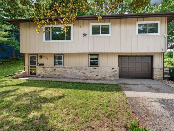 1221 Debra Lane, Madison, WI 53704