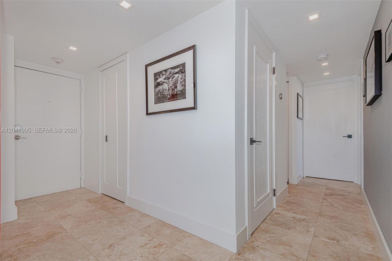 600 NE 36th St, Unit 2018, Miami, FL 33137 Photo