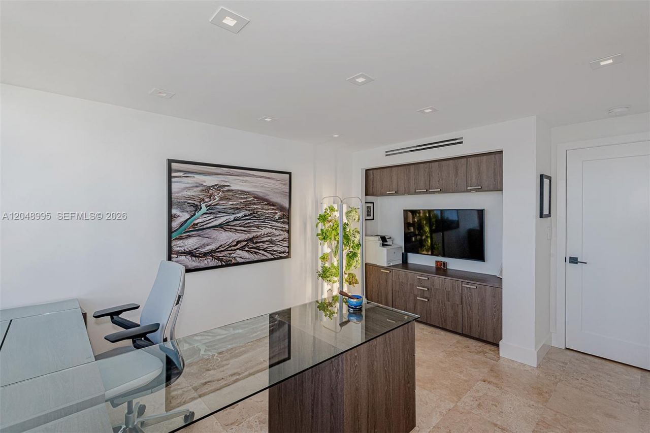 600 NE 36th St, Unit 2018, Miami, FL 33137 Photo