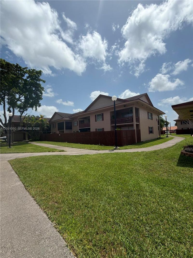 11213 SW 88th St , Unit B211, Miami, FL 33176 Photo