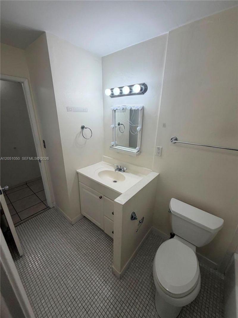 11213 SW 88th St , Unit B211, Miami, FL 33176 Photo