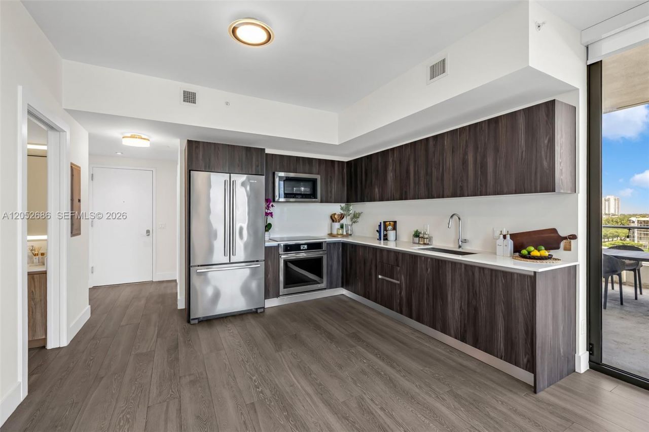 2960 NE 207th St , Unit 811, Aventura, FL 33180 Photo