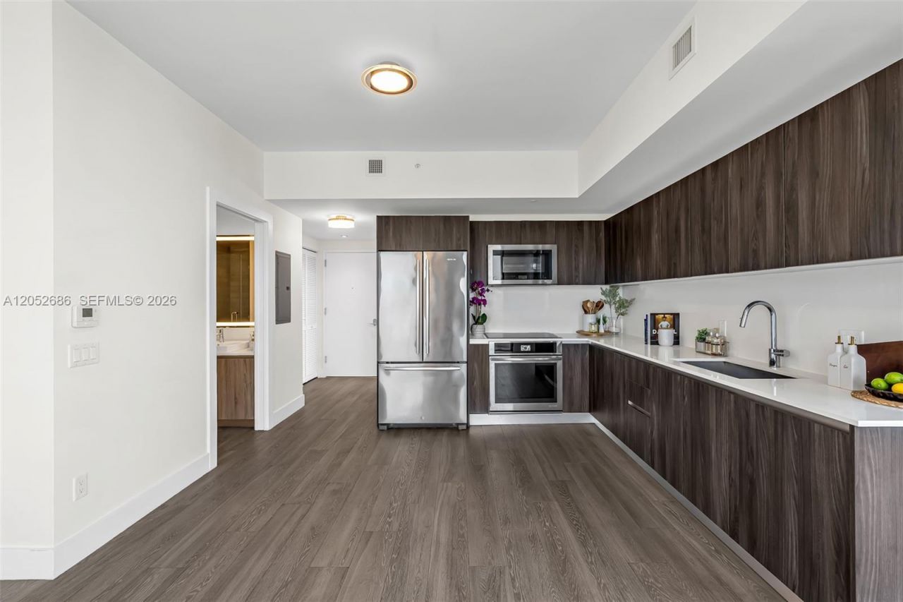 2960 NE 207th St , Unit 811, Aventura, FL 33180 Photo