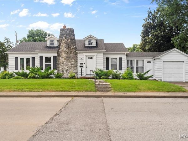 1716 E B Street , Belleville, IL 62221