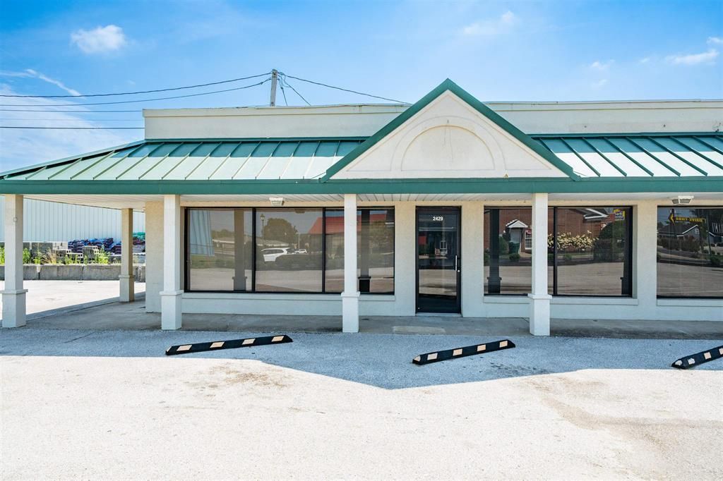 2429 W Parrish Avenue, Owensboro, KY 42301 Main Photo