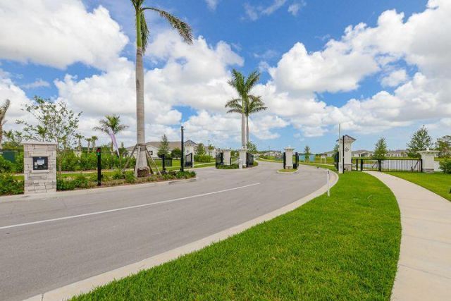 10307 NW Dreamweaver Road, Port Saint Lucie, FL 34987 Photo